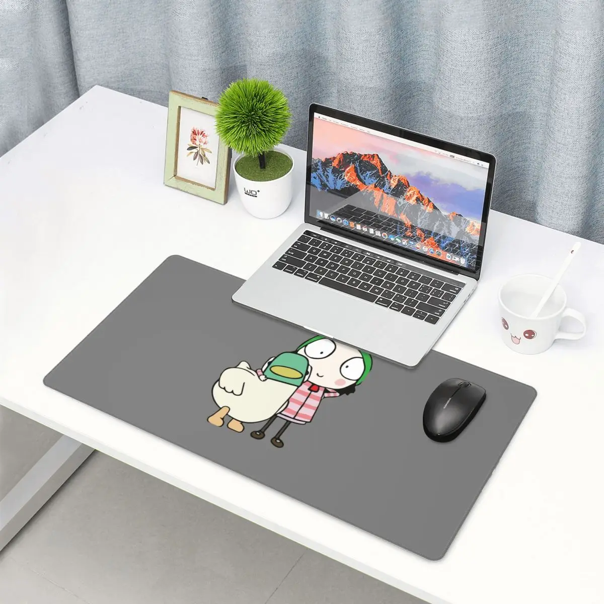 대형 마우스 패드 사라와 오리가 재미를 나누고 있다 게 - Laptop Accessories To Have 리뷰 및 가격